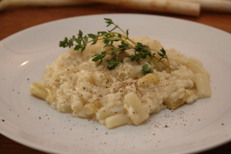 Mein Lieblingsrezept im Mai: Spargel Risotto mit Rhabarbersauce