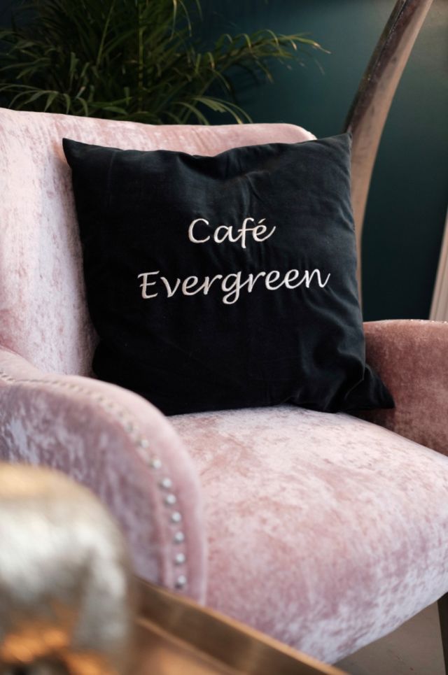 Ein zweites Bild des Unternehmens: Café Evergreen in Duisburg