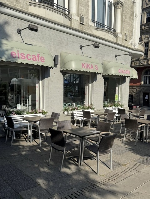 Ein zweites Bild des Unternehmens: KIKA'S Eiscafe in Essen