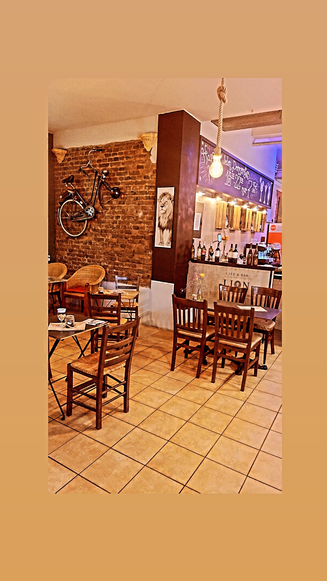Titelbild des Unternehmens: Cafe & Bar LION in Mülheim