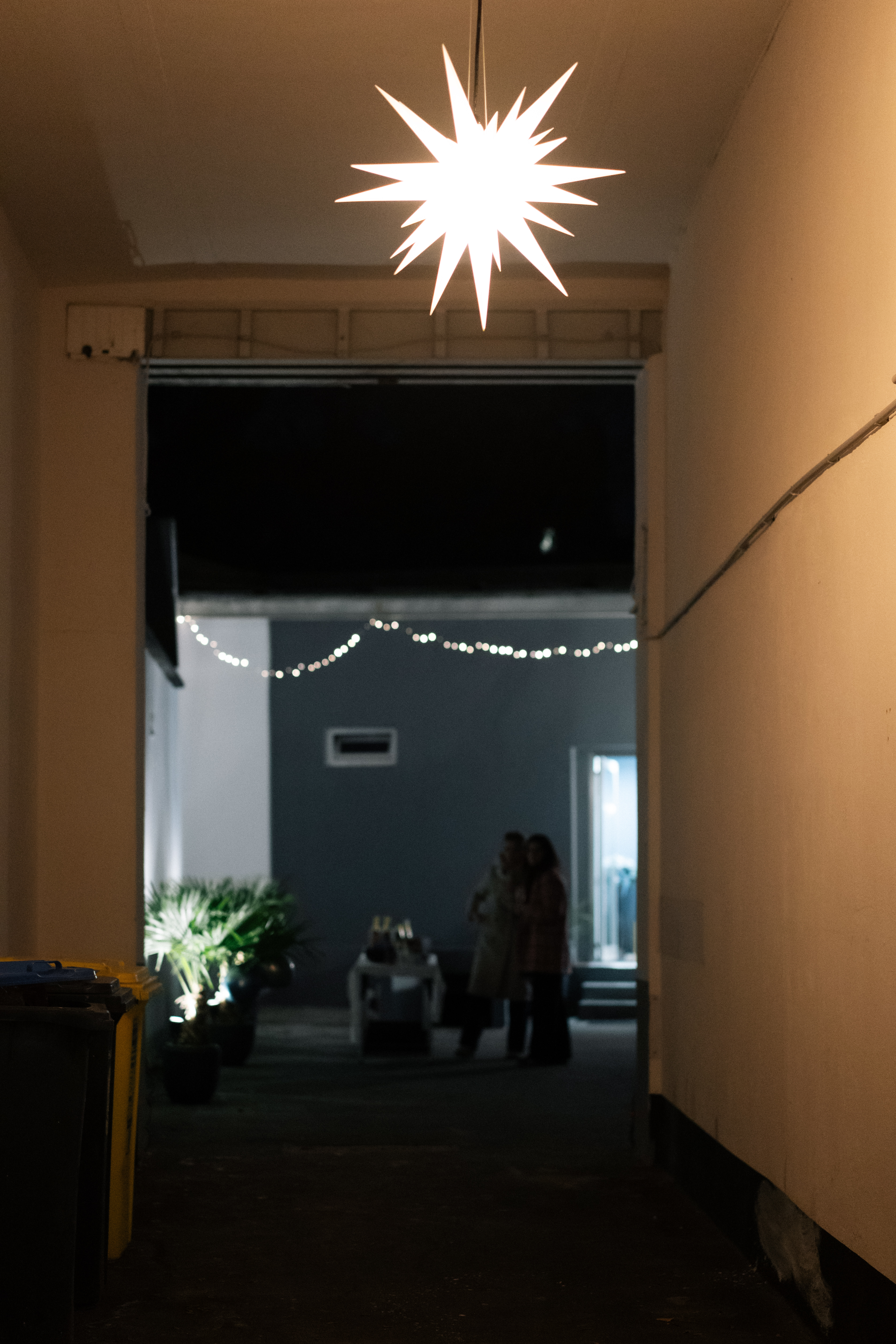 Bild von Weihnachtsbeleuchtung auf der Straße